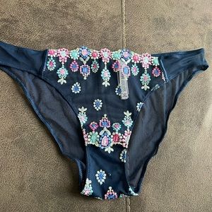 COPY - Victoria’s Secret very sexy embroidered dream angels cheekini. Size L